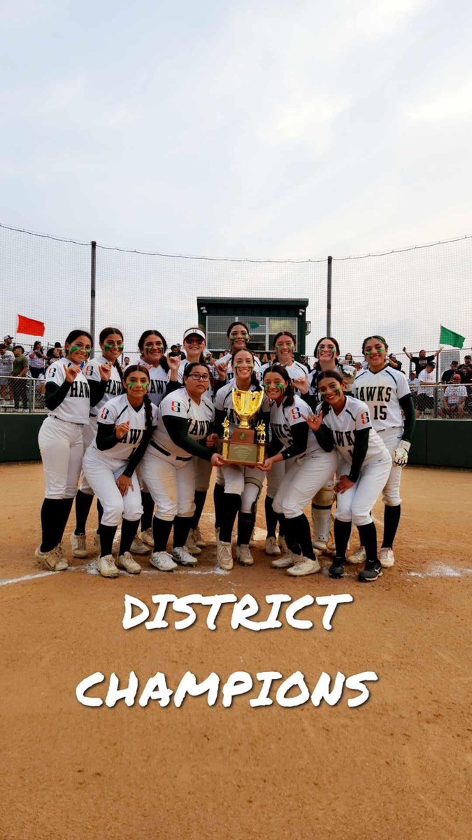 HaleyV2024's tweet photo. District Champions!! 🥎🏆
Senior night was amazing. ❤️🥲
Let’s  go Lady Hawks!! https://t.co/ihHanjk6eR