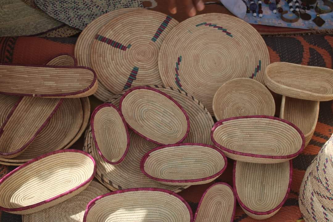 Au centre de toute civilisation et de toutes traditions dans le monde, il y a des artisans.
Rendrons visite au Salon pour la Mobilisation Économique et la Formation en Artisanat d'Arts #SMEFAA arène de lutte traditionnelle d'Agadez #Aboubacar_DJIBO
@VisitNiger