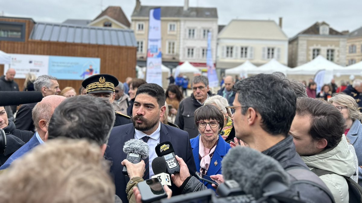 France Rénov’ part en tournée près de chez vous avec comme première étape Chartres ! 🗓️Rendez-vous place des Halles de 10h à 17h pour rencontrer les conseillers France Rénov’ et lancer vos démarches pour réaliser les travaux de rénovation de votre logement.