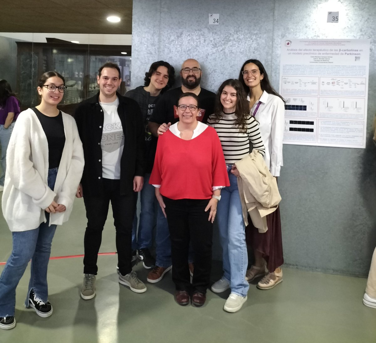 Hoy el laboratorio ha salido de mañaneo a desayunar y a apoyar a Carla que presentaba su trabajo de investigación en el Congreso #invEstudiantes2024.