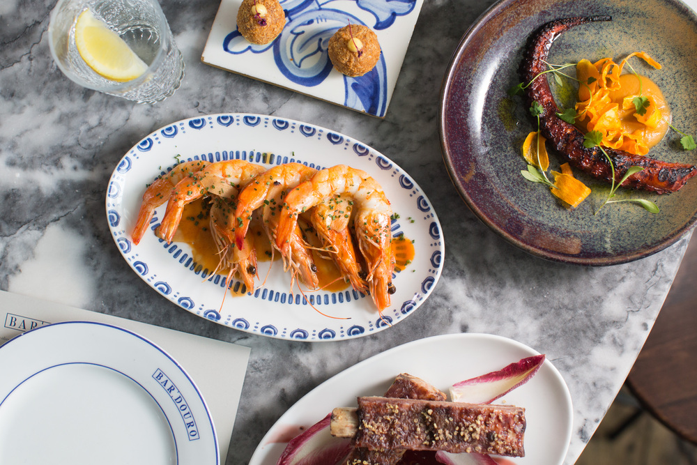 Discover a taste of authentic Portugal right in the heart of London at @bardouro City with contributor @lilytniu in her review for The Bespoke Black Book's food and drink section 🇵🇹 thebespokeblackbook.com/lisbon-charm-b… #bespokeblackbook #foodielife #londonfood @AKAComms