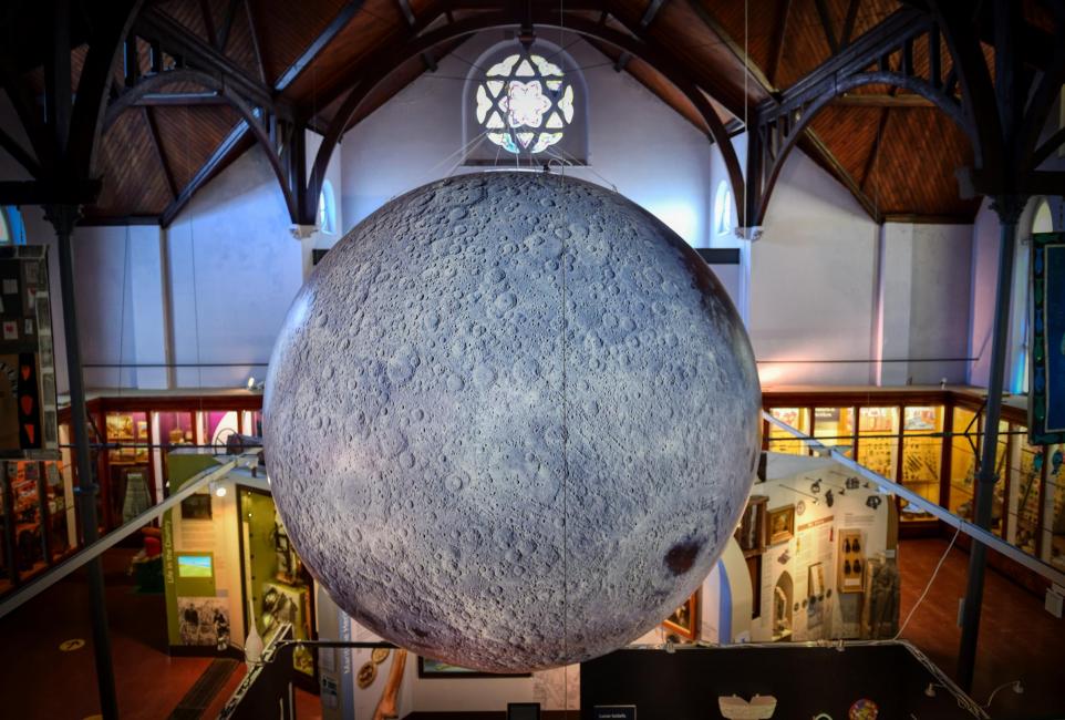 🪙 Admission is half price while the Seahenge gallery is closed! 🪙 Come and see The Moon: Meet our Nearest Neighbour special exhibition and the hundreds of artefacts on display, from the Romans to the 1950s! 🎟️Book your visit: tinyurl.com/2u2hzecv Photo: Chris Bishop #UKSPF