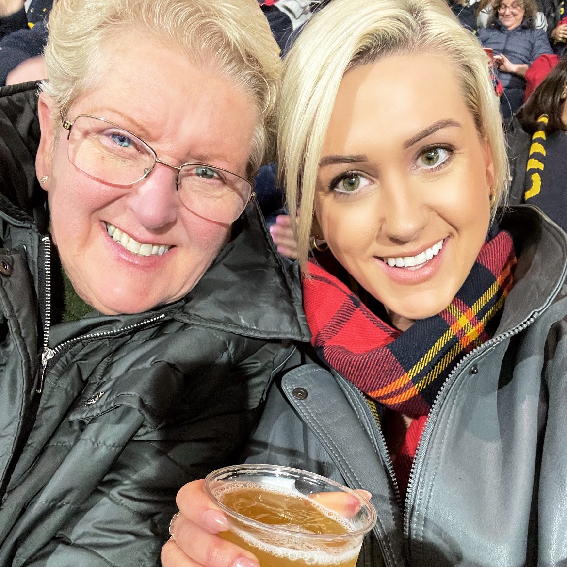 Last footy match for me in Adelaide for a while… #AFLCrowsBombers