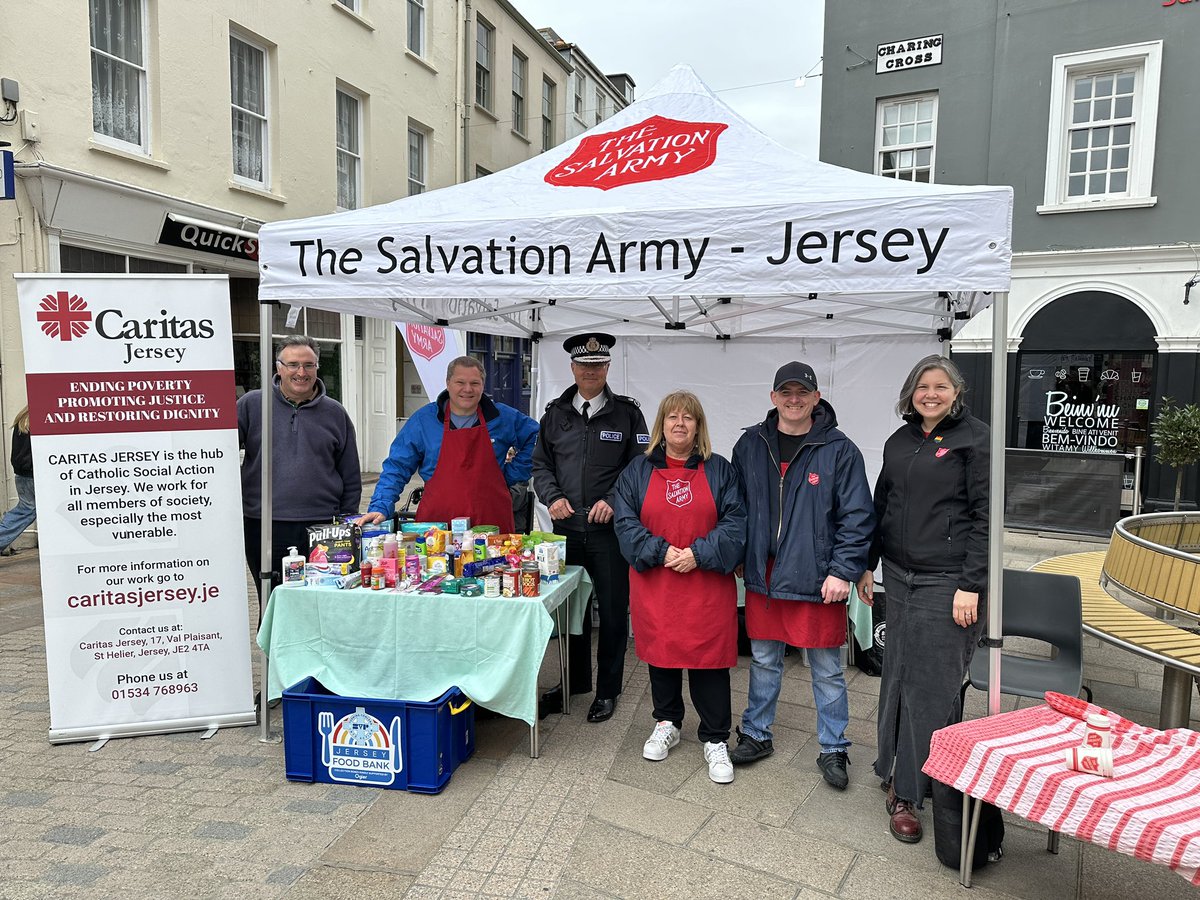 Come down and say hi to the The Salvation Army Jersey and Caritas who are offering free soup and advice and support for those struggling with cost of leaving and food supplies. Our community policing team will be helping out this afternoon. @salvationarmyuk @iamCARITAS