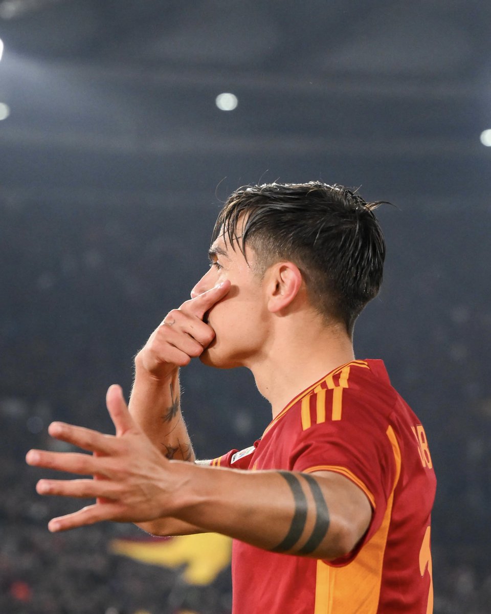 😏👈

#ASRoma | #UEL