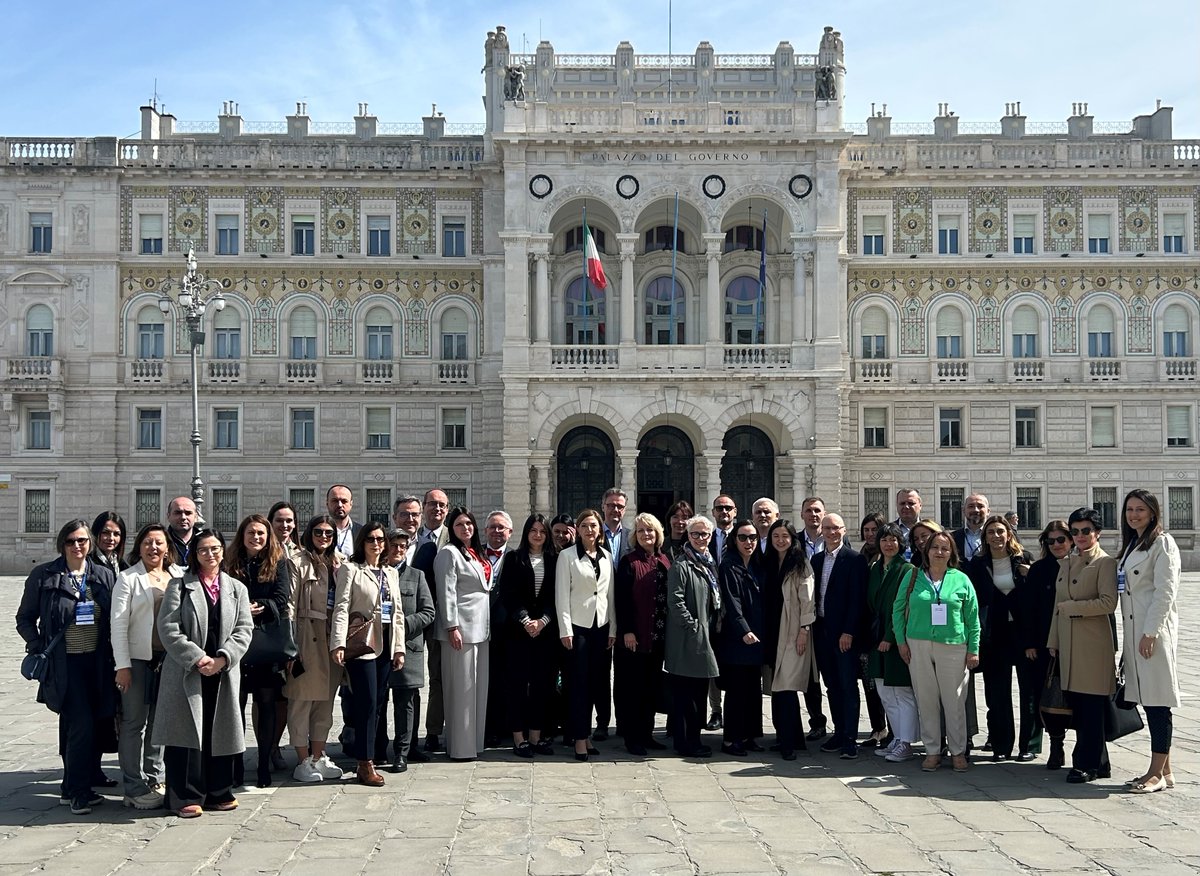 Conclusions: CEI Member States embraced #PolicyDialogue as a chance to learn from best practices & experience in dealing with: 🔹medicine shortage 🔹regulatory mechanisms 🔹sustainable pricing & procurement 🔹solving financial hardship