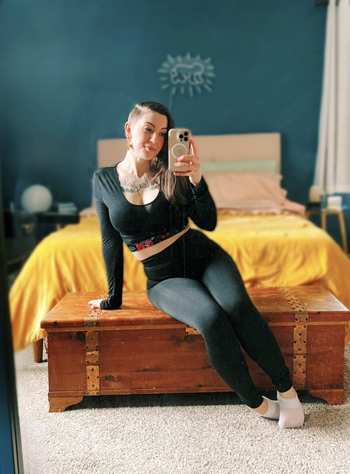 Do we like normie photos too? https://t.co/KM7BqSFRyh<a href="/tag/mvsales"class="tags"><span>#mvsales</span></a>