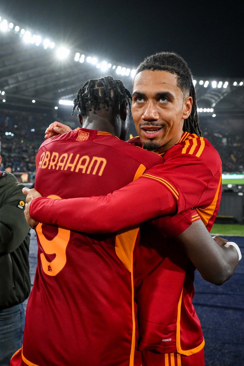 Chris Smalling tweet media