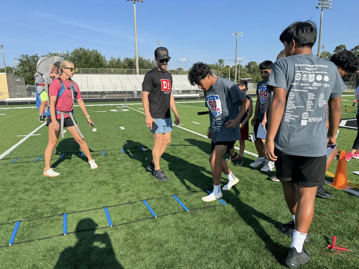HealthyKidsCC's tweet photo. We also hosted our first ever #GoProgram with Marco Island Charter Middle Participating in their Final Challenge Events – including 30 yard low and medium obstacles, bleacher run! It offers opportunities for middle school students to be active and involved. https://t.co/VdAWEgsDjG
