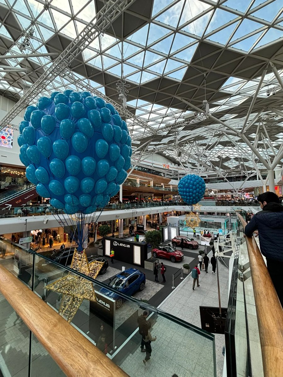 FunmiAdeji's tweet image. Shopper&apos;s paradise: Diving into the vibrant world of fashion, food, and fabulous finds at Westfield, West London! 🛍️