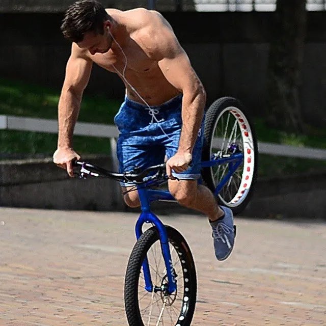 SaintelDaily's tweet photo. These Parkour Bike Tricks are Insane https://t.co/8S6gr3nwbi via @SaintelDaily https://t.co/hYhV6Rl2qZ
