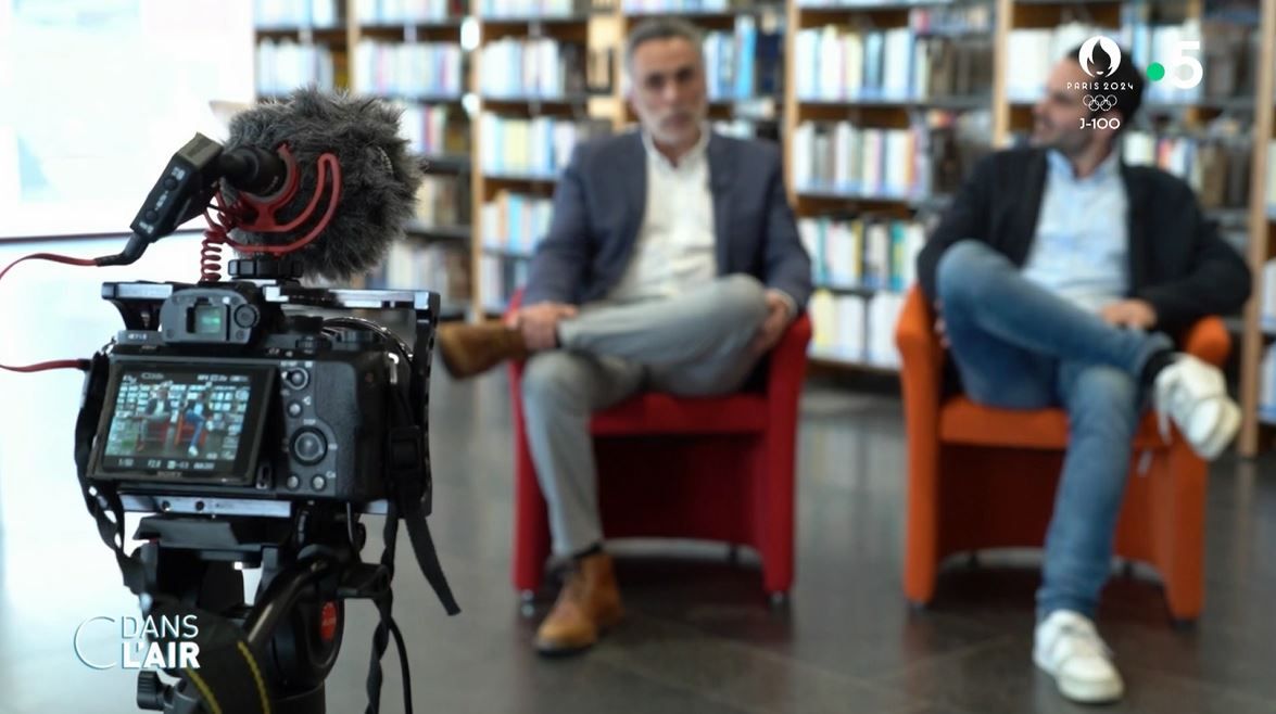 📺 DANS LES MÉDIAS | Comment réduire la dette publique ? Arnaud Chéron et Anthony Terriau, enseignants-chercheurs en sciences économiques à Le Mans Université ont répondu aux questions des journalistes de @Cdanslair 👉 france.tv/france-5/c-dan…