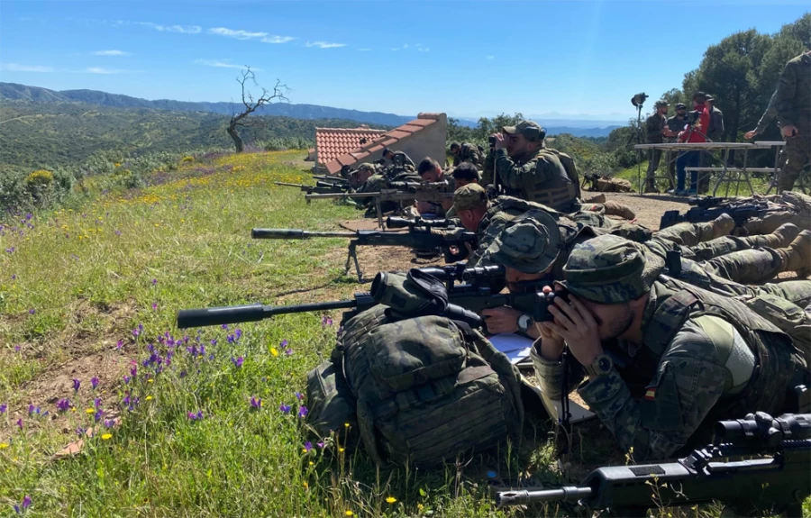 El equipo de tiradores de la Brigada de #LaLegión ha quedado en primer lugar en el Campeonato Militar de Equipos de Tiradores del @EjercitoTierra, celebrado entre el 8 y 12 de abril en el campo de maniobras y tiro #CerroMuriano de #Córdoba. infodefensa.com/texto-diario/m…