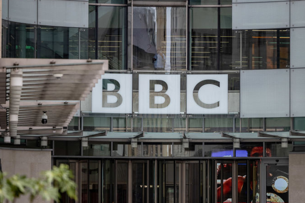 Is the BBC ageist and sexist? 📞0344 499 1000 @TVKev | @ThatAlexWoman