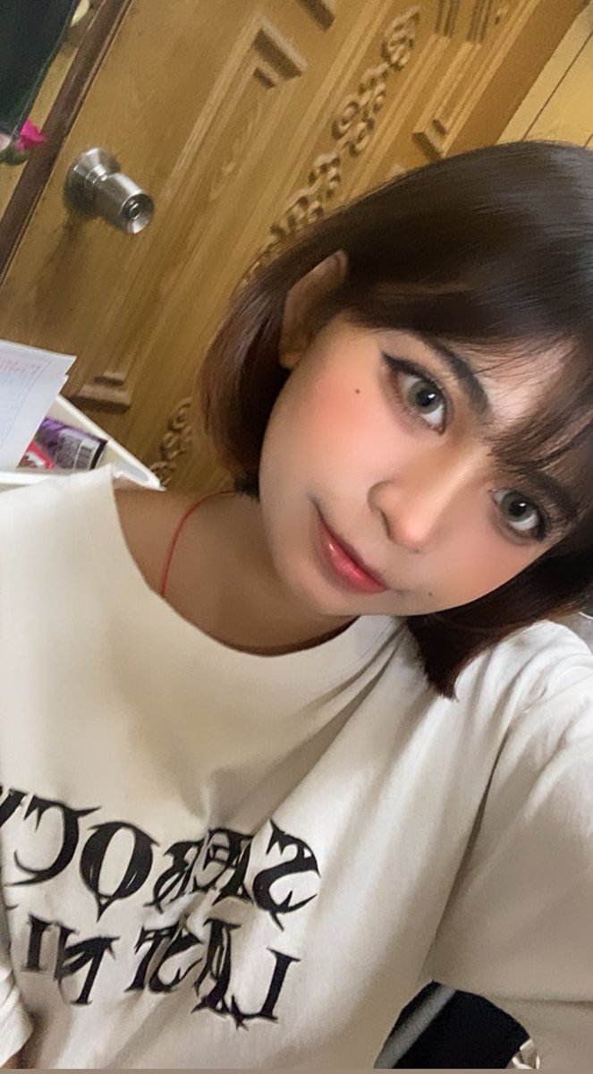 不要小看穿T穴的人😗我深藏不露的😐這張我很好看🌷 https://t.co/9eisYu1iiw