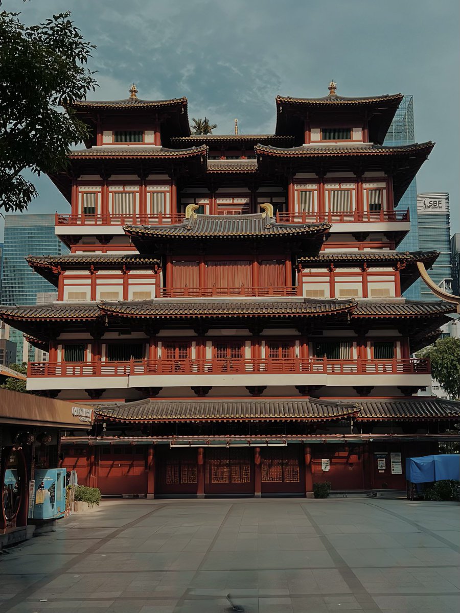 📍: Buddha Tooth Relic Temple, Singapore. This $62 million temple houses an alleged tooth from Buddha himself.