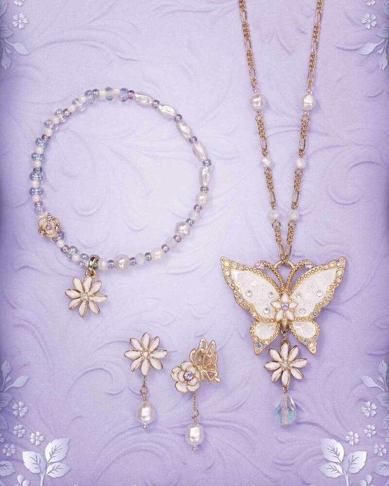 Fashion Press tweet media