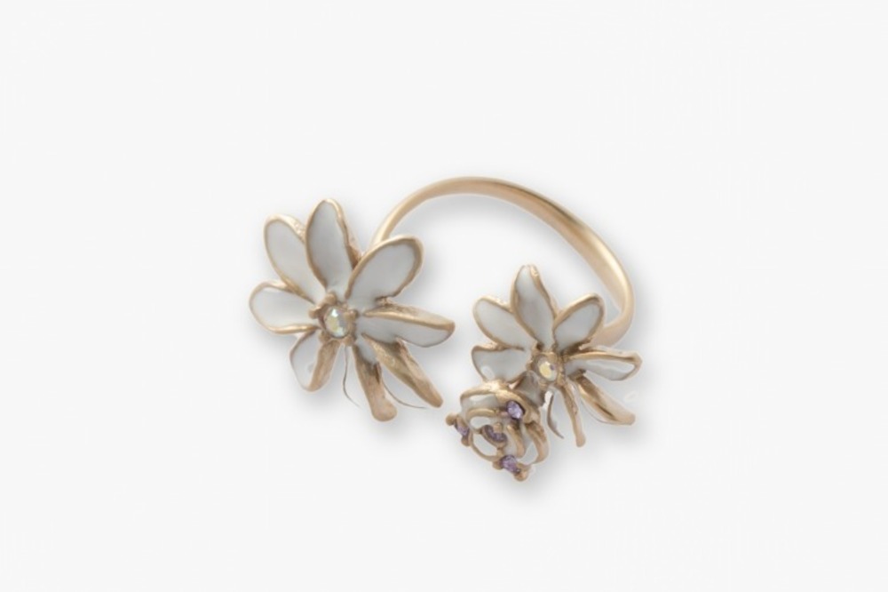 Fashion Press tweet media