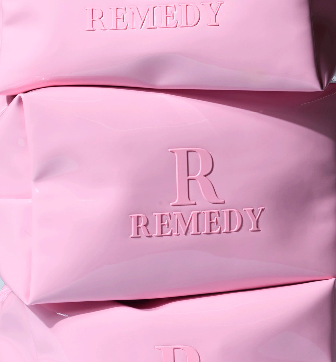 Pretty & Practical💓 The #RemedyGlamBag protects your essentials, travel friendly, and easy to carry🤗 Become a Remedy VIP member for early access to new products & first dibs👀 - remedybyari.com