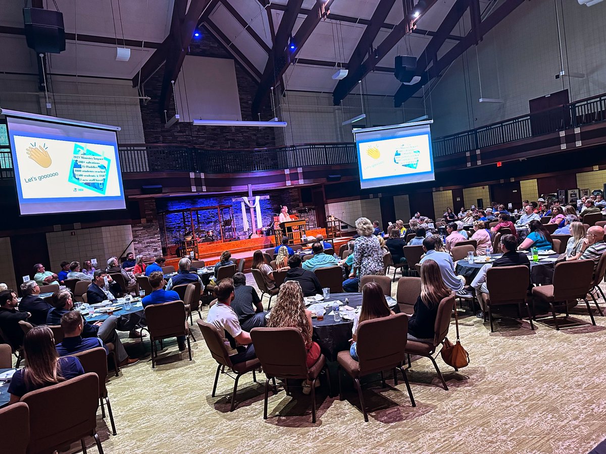 fcaromearea's tweet photo. A fun night indeed! 

Good food ✔️
Good fellowship ✔️
Unstoppable God 🔊

#fca247 https://t.co/lM27f7CFGj