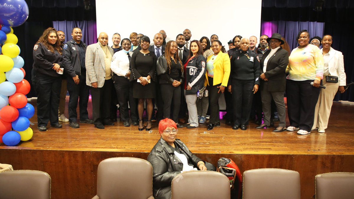 On April 18, #DOC members gathered as a work family to support @nycdocdra’s and @NYCCOBA1’s Second Annual Autism Awareness Panel Discussion at the George Motchan Detention Center on #RikersIsland. Read more at bit.ly/3Jnjb2S.