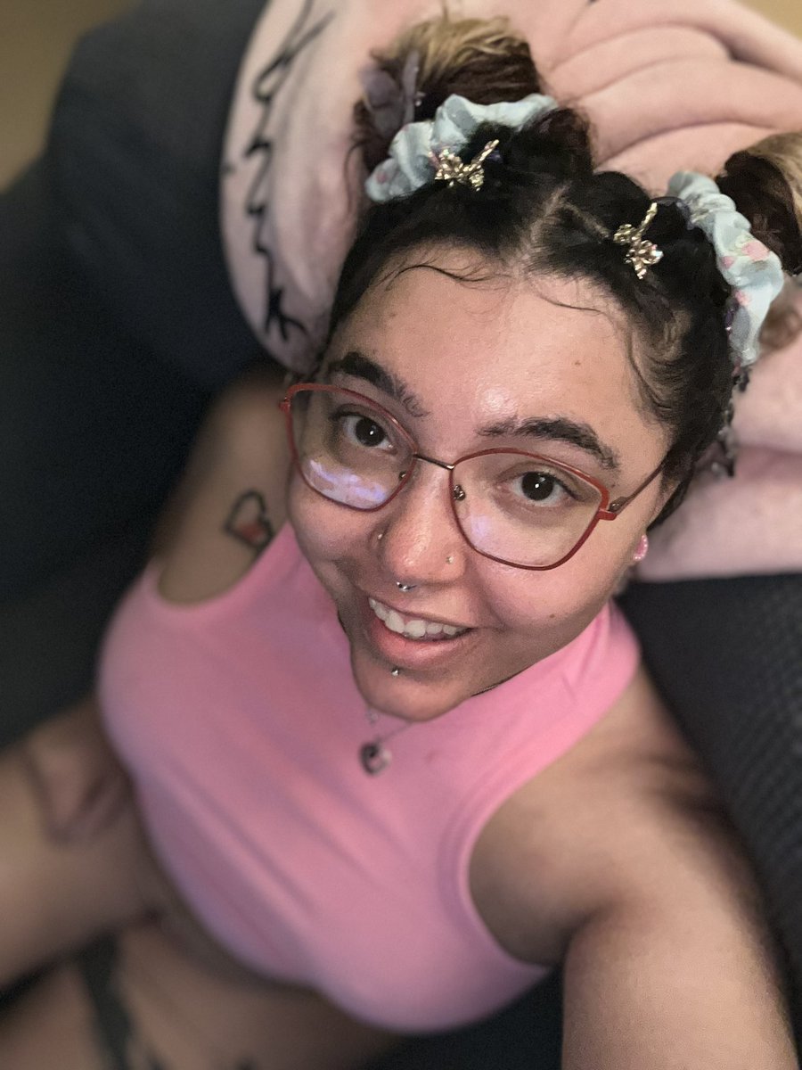 HeavenOnLola's tweet photo. top down baby face https://t.co/bypmluEOaA