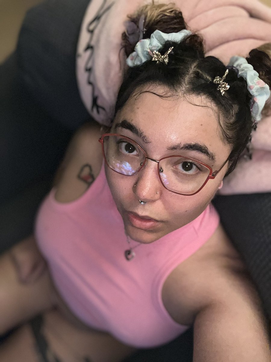 HeavenOnLola's tweet photo. top down baby face https://t.co/bypmluEOaA