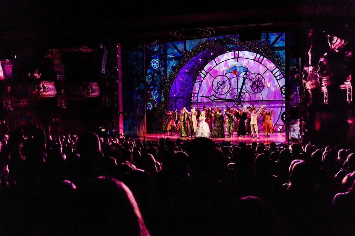 There's no place like Wicked. Our #WickedTour cast received a thrillifying standing ovation at yesterday's media night in the iconic Alhambra Theatre, Bradford. #alhambratheatrebradford 

📸 @dannykaan