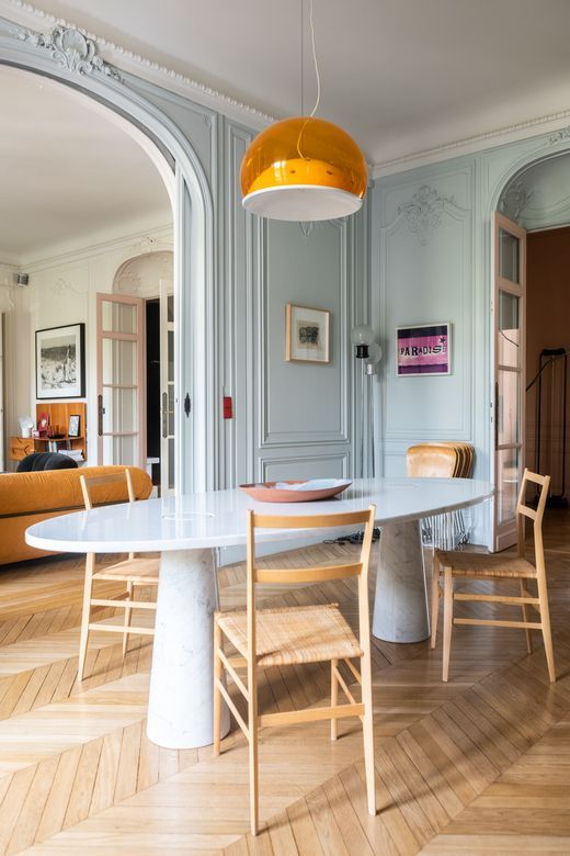 Clement_Browne's tweet photo. When it comes to interior colour palettes, a blue hue is truly the most wonderful choice. 
 
It's undoubtedly sophisticated and timeless, but it has a beautifully calm and soothing feeling that finds itself perfectly at home in your living spaces. 
 
#blueinterior #dailyhomeshare https://t.co/j9flq2J8M4