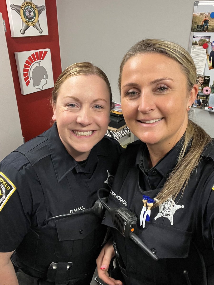 .@DeerfieldILPD Officers Maldonado & Hall educate our youth & keep our community safe. As former @DeerfieldHS SRO, Hall helped us develop local resources. Maldonado continues to share her expertise as @DPS109 SRO & CTAD Director. #VolunteerAppreciationWeek communitytheantidrug.org/2023/04/03/vol…