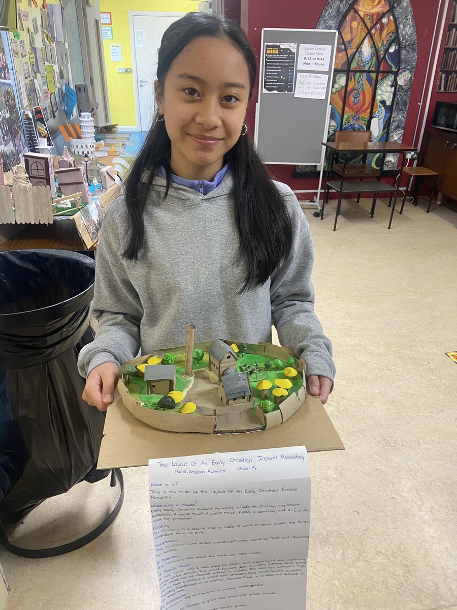 shstullamore's tweet photo. Congratulations to the winners of our 1st year History model competition. The 1st year students really put a lot of effort into their projects and it was a very hard decision. You will see their amazing creations below. 1/2
#historyweek 
#histedchatie https://t.co/JcWjB9mrrg