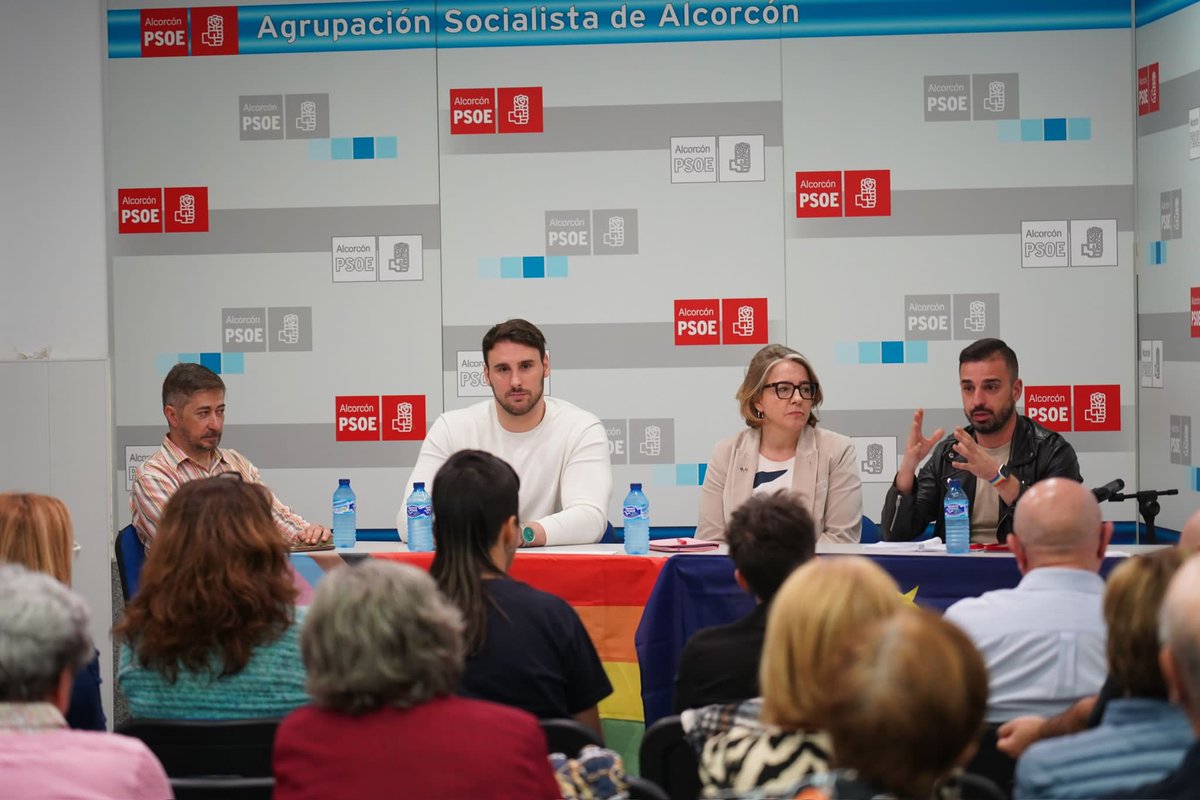 🏳️‍🌈 Bonito acto ayer en @psoealcorcon con @EvaPerezNan y @victorg91 hablando sobre los derechos LGTBI y Europa. 🇪🇺Tenemos que seguir construyendo la Europa de los Derechos, y no de las derechas, por eso, es muy importante que en las próximas elecciones las unas se llenen de 🌹.