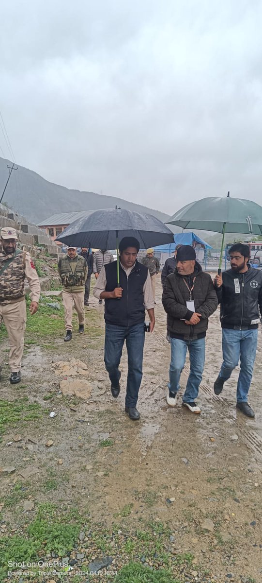 dcramban's tweet photo. DEO Ramban Baseer-Ul-Haq Chaudhary is on the move, visiting polling stations and inspecting arrangements at the Strong Room/Collection Centre in AC-55 Banihal. Ensuring transparency and efficiency in the electoral process. #ElectionDay #DEOVisit 🗳️
@ECISVEEP @SpokespersonECI @Rameshkumarias @BaseerUlHaqIAS @diprjk @DDNational @PIBSrinagar @ANI