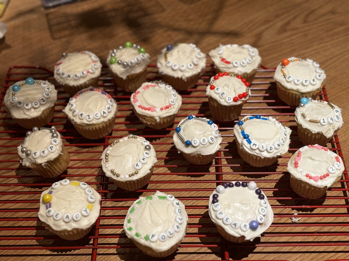 Hey <a href="/metromorning/">Metro Morning</a> we’re celebrating the drop of TTPD at this house! Cupcake friendship bracelets!