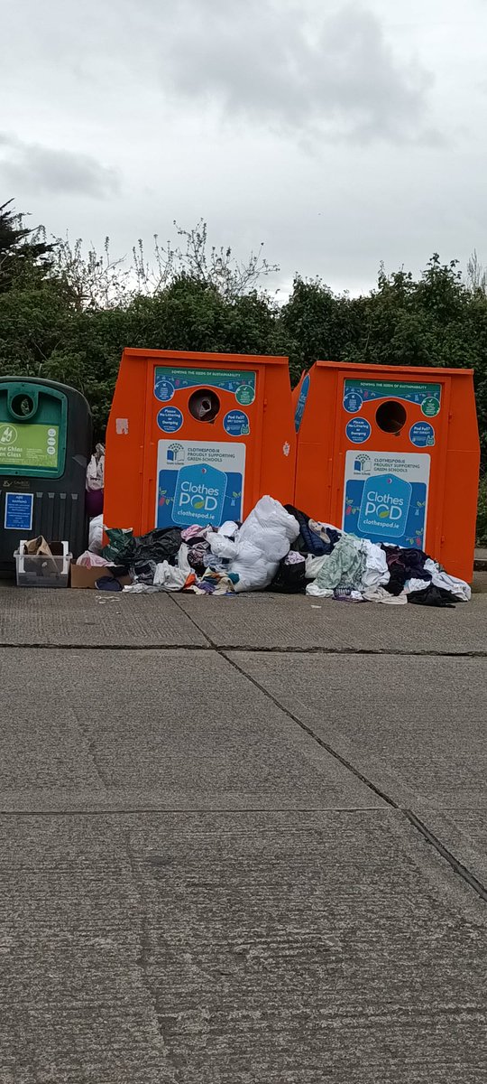 Clothes banks are a great resource and help the circular economy. If the banks are full, please do not leave items as that is just dumping. Banks only accept certain items and duvets are not one of them. Do your part and help #KeepClontarfTidy, bring it home if the banks are full