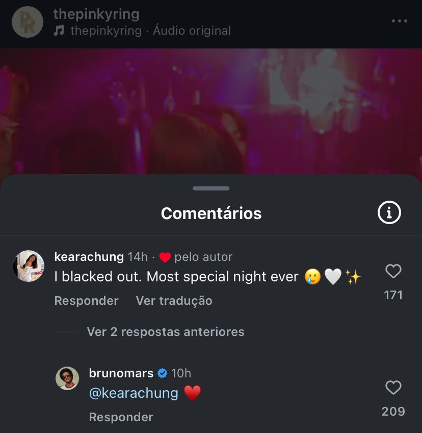 FOFOS! Bruno deixou um singelo coraçãozinho no comentário da fã que aparece chorando no vídeo do Pinky Ring. Fã: “Eu desmaiei. Noite mais especial de todas 🥲🤍” Bruno: ♥️