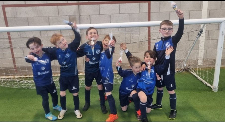 As we look forward to another weekend of fun filled footy at #Finneys hopefully with a bit of better weather 🌞 we wish our U7Whites Good Luck in the @mlcjfl U7s Cup semi final 🏆 against @Lostock_HallJFC Blacks Hope both teams Enjoy the match!😊 #LetThemPlay #PraiseNotPressure