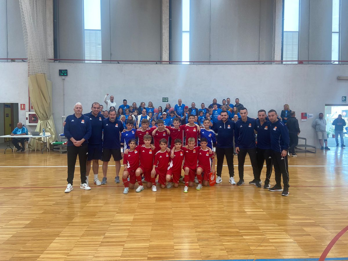 FutSalRFEF's tweet photo. ⚔️ ¡Tenemos semifinalistas en el Campeonato de España sub-12!

@FCF_CAT 🆚 @FutsalRFGF 
@FFIB_oficial 🆚 @RFAF 
📆 Sábado 20 de abril.
⌚ 10:15

👉🏼 Partidos íntegros, resultados y clasificaciones: https://t.co/E5LtHvtdvl https://t.co/tlgdLhgjSb