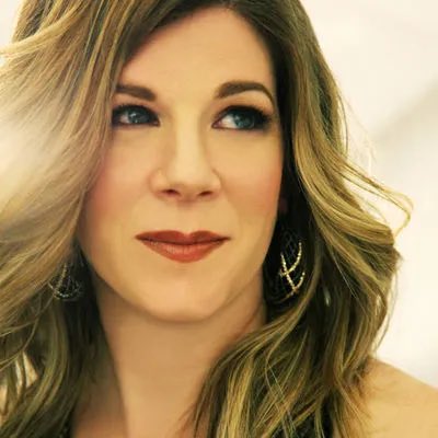 Happy Birthday Dar Williams! (Dorothy Snowden Williams) – folk-pop singer/songwriter/guitar – albums include – The Honesty Room – The Green World – In The Time Of Gods – Emerald – 4/19/1967

TheFrogHoller.com #happybirthday #DarWilliams 
apple.co/2qC5m8Y