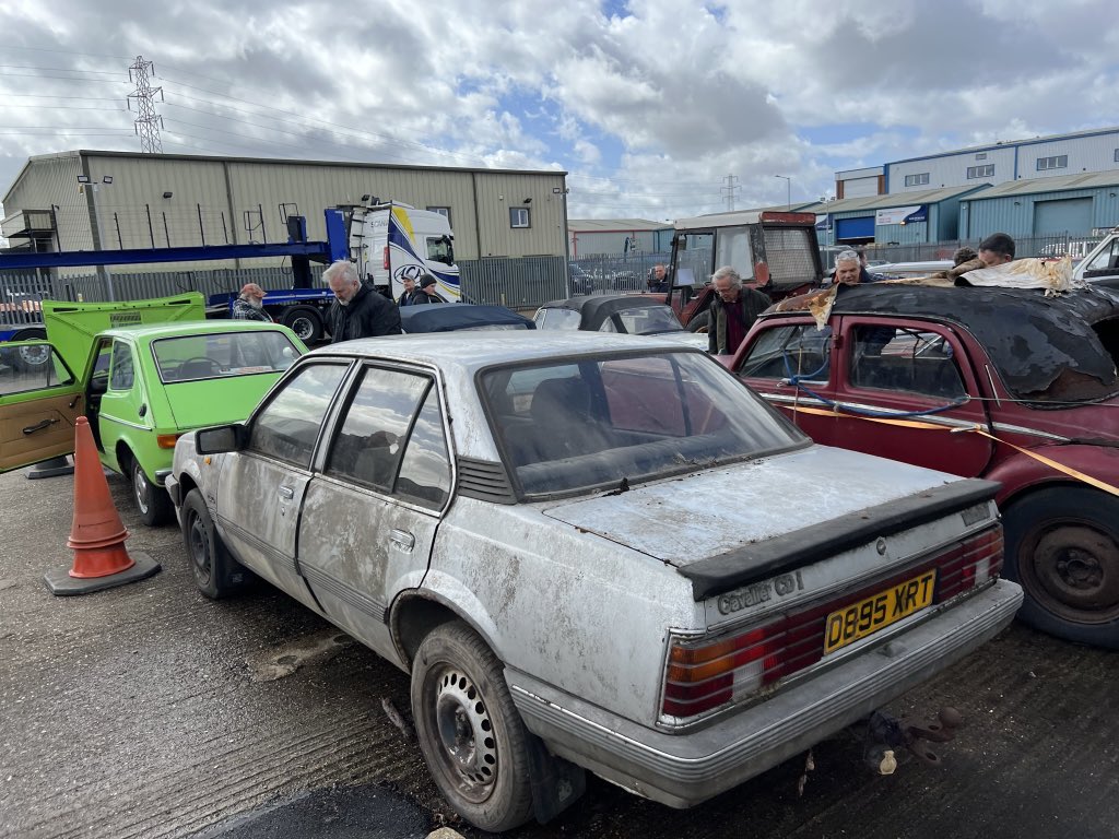 This 1986 Vauxhall Cavalier CD 1.8E was offered with no reserve and sold for £310 including fees