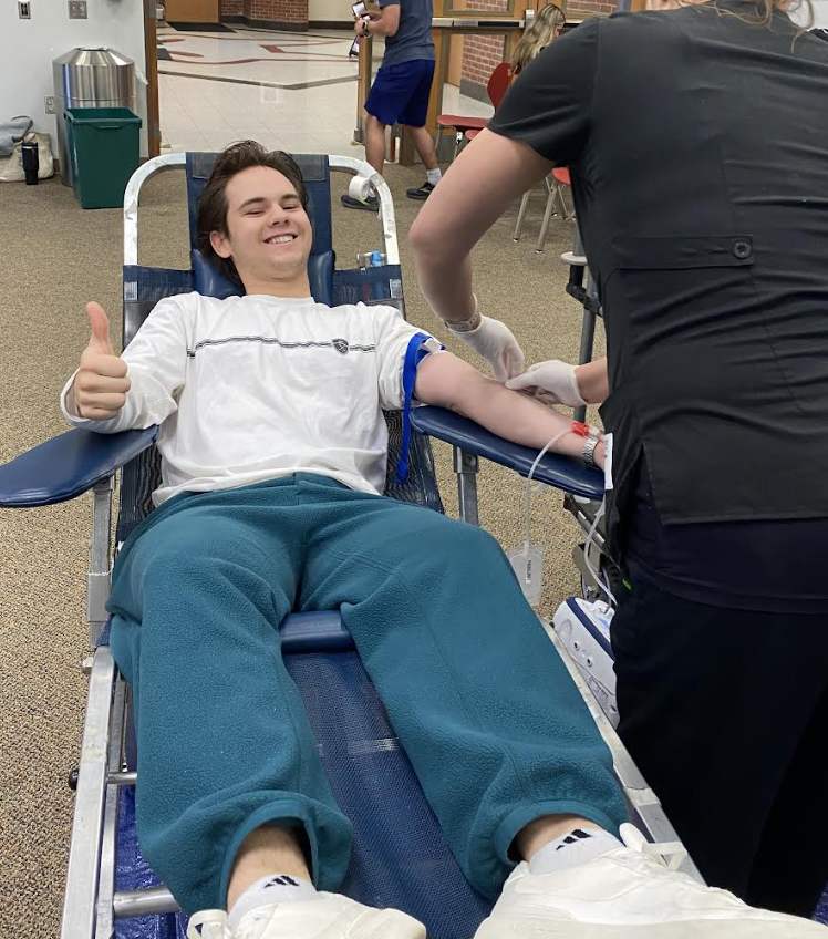 fc_outreach's tweet photo. Thanks to all who donated at our final @VitalantPAOH drive of the school year! #FCProud
Remember, you can donate at the Harmer center this summer and continue making a difference! https://t.co/LOeb4Bz6Wg
