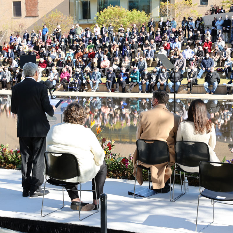 We remember. Today we remember the 168 lives lost, those who survived and those changed forever. Learn more about today's Remembrance Ceremony here: bit.ly/42Csqor. 📷 @okcnm