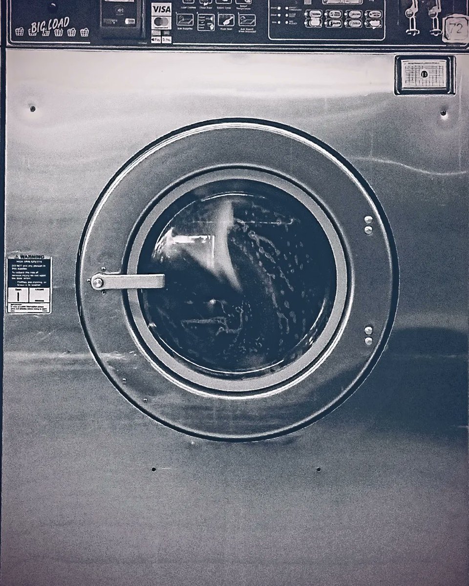 Today's views 

- #LaundryDay #Adulting #CleanClothes