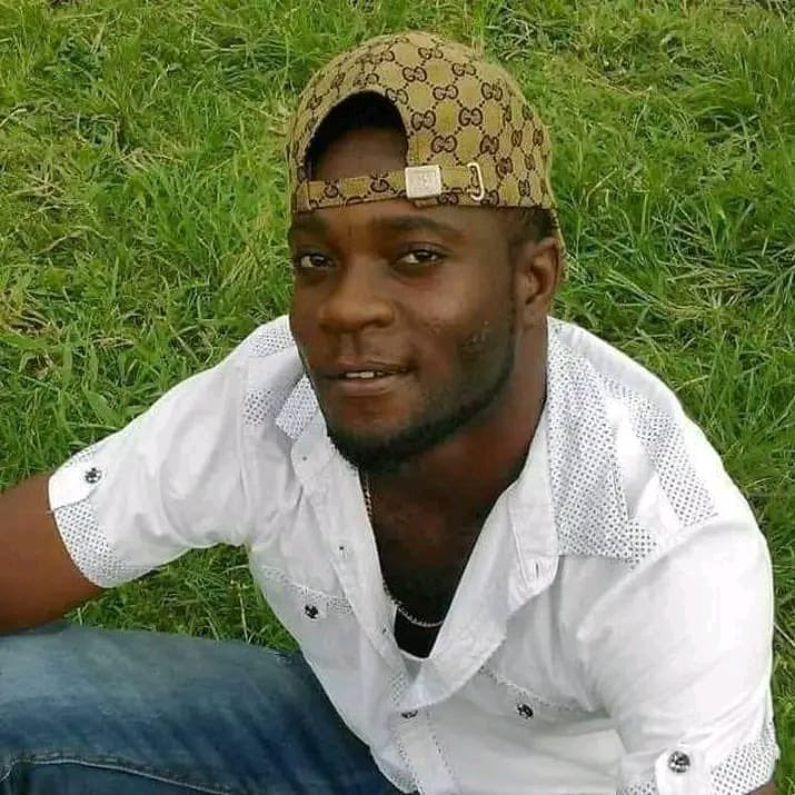 @PoliceNG @FCT_PoliceNG  can you please explain what happened to Afamefuna Innocent Ozoemena? Where is he? 

He was last seen in a Nigerian Police Hilux truck in Lagos in May 2019, at Tradefair market, and to date, no one has seen or heard from him.

His family has checked