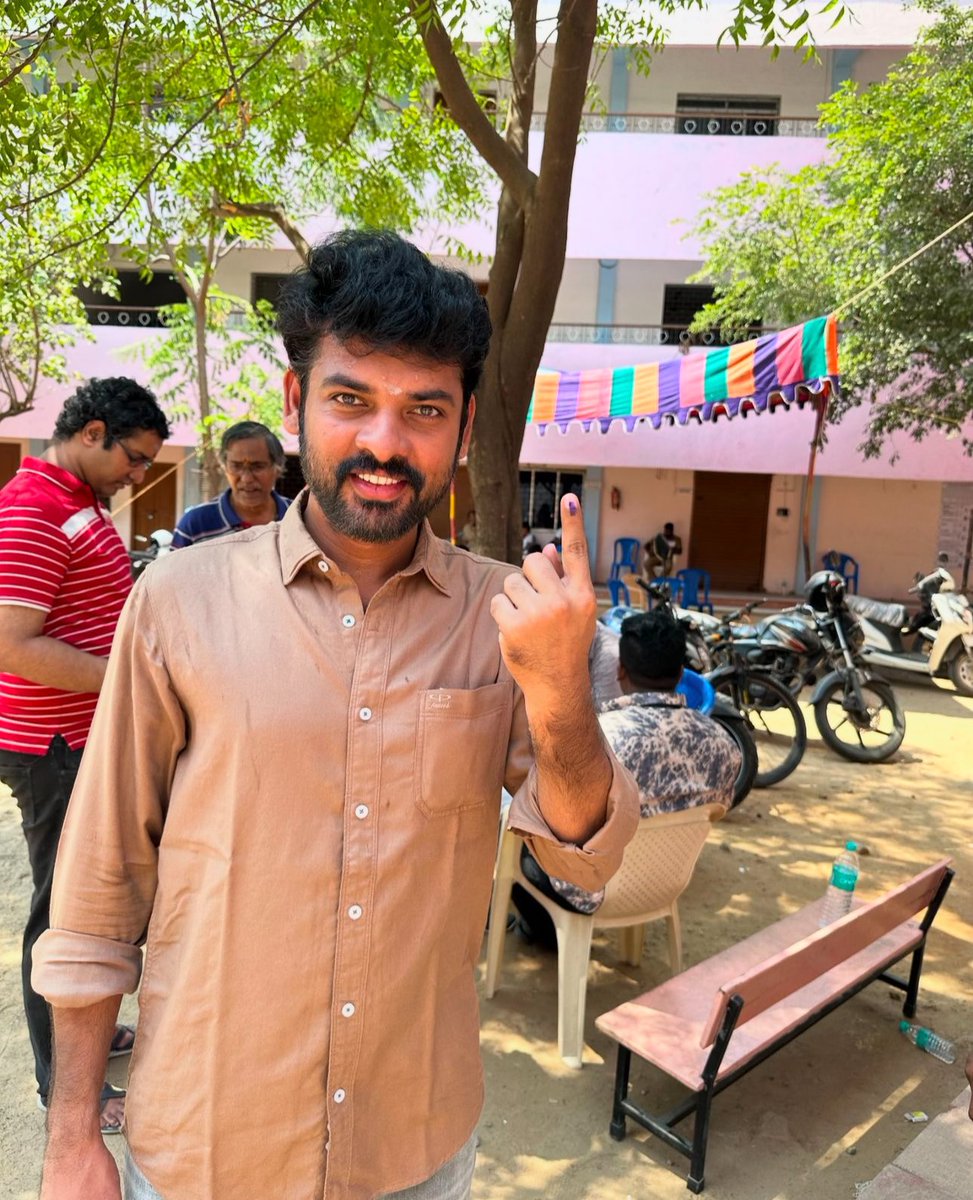 Actor #Vimal casted his vote ♥️