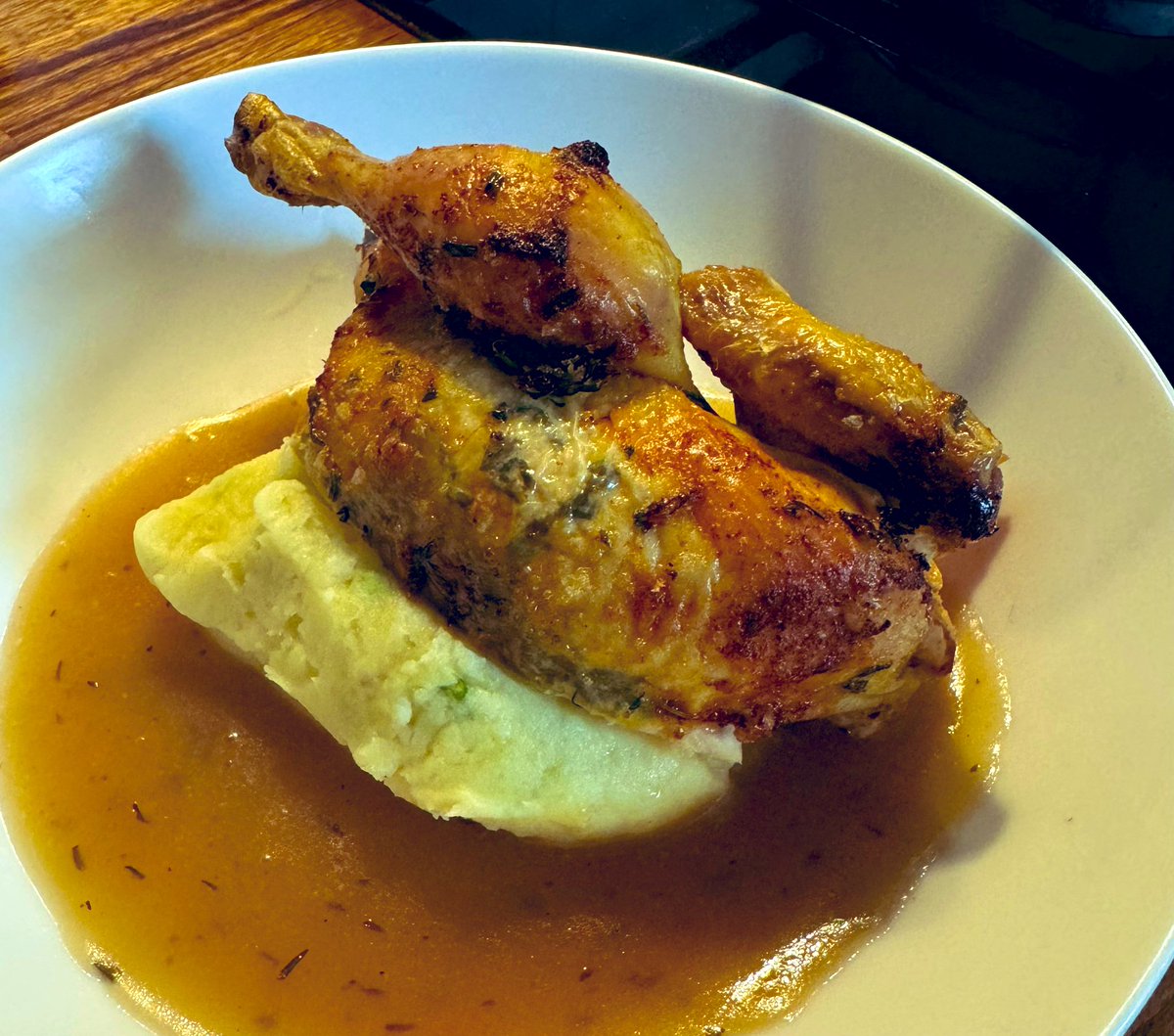 Poussin with butter and tarragon. Spring onion mash and gravy #Foodie #foodphotography #recipe