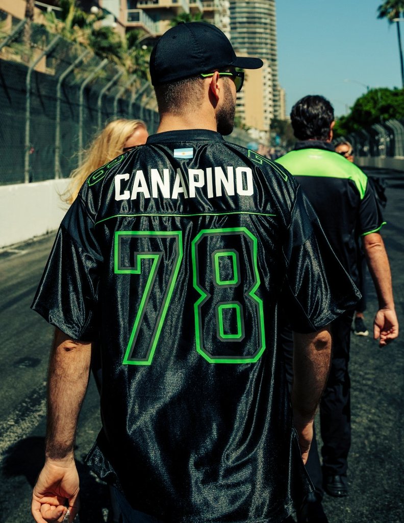 AmantesdelTC's tweet photo. Por dios, esta remera es un escándalo 🔥 https://t.co/ew2p7ODgBF