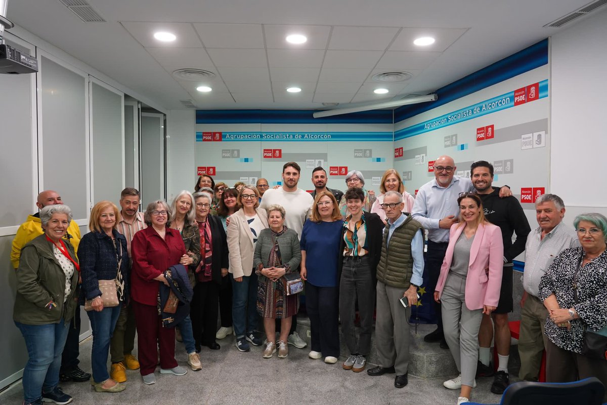 Ayer estuvimos en Alcorcón hablando sobre todo lo que nos jugamos las personas LGTBI en las próximas elecciones europeas. 💬🇪🇺🏳️‍🌈

Hay que decidir si queremos una Europa que siga avanzando y protegiendo los derechos de las mujeres y las minorías o una en blanco y negro.