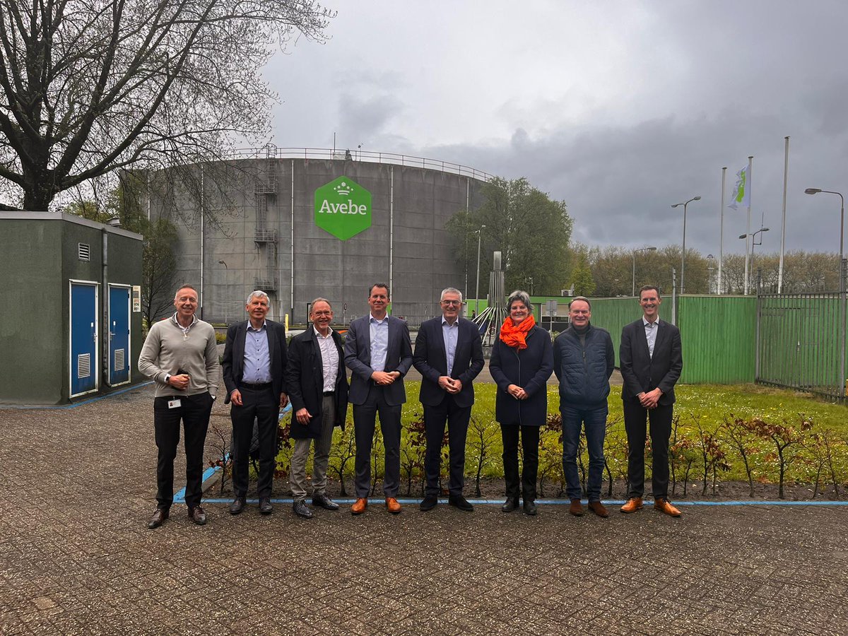 Gedeputeerden @HenkJumelet en @WMeeuwissen van @ProvDrenthe bezochten vandaag onze productielocatie in Gasselternijveen. We hebben het gehad over de energietransitie, maatwerk voor de industrie en het gebiedsplan Innovatie Veenkoloniën. #Waardevolbezoek #bedankt #RoyalAvebe