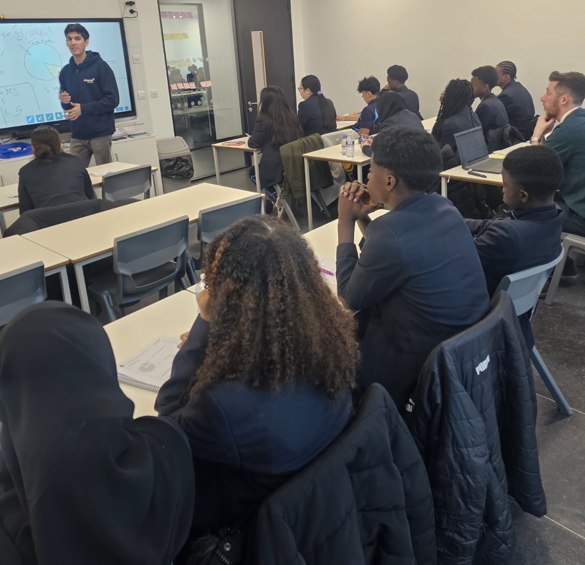 We were delighted to welcome staff from Elevate Education this morning to work with our Year 11s. This morning’s sessions focused on “Ace your Exams” with strategies to support revision, resilience and motivation 📈👌💡

@COREeducate @elevateed #COREExcellence #CORECollaboration